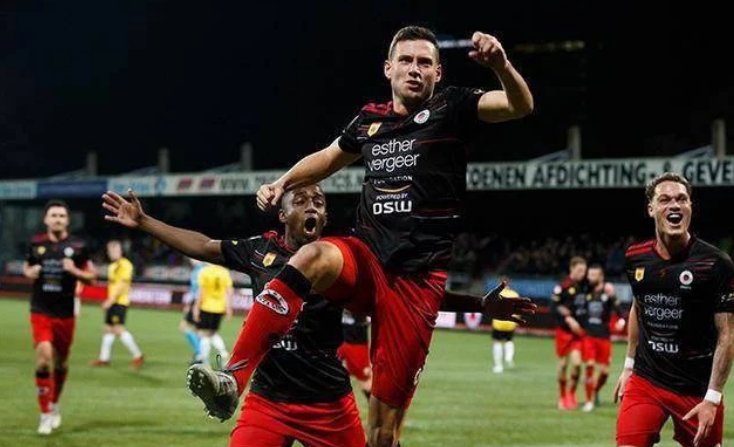 弱侧的小卡 弱侧的小卡